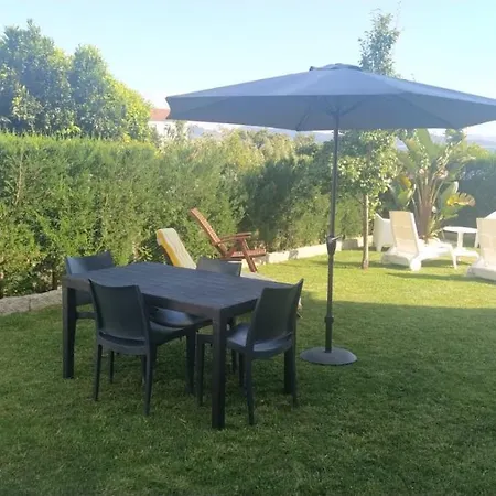Casa Con Jardin En *